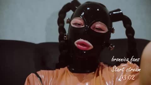 Anna online show from 09-20-25, 02:40