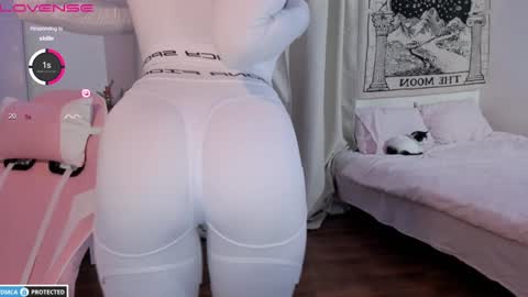 Brook  Help me collect 100 reactions  online show from 01-30-25, 11:34