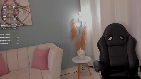 Snapshot of brookemillerx chatting on 02-19-25, 12:57 Brooke Miller online show from 02-19-25, 12:57