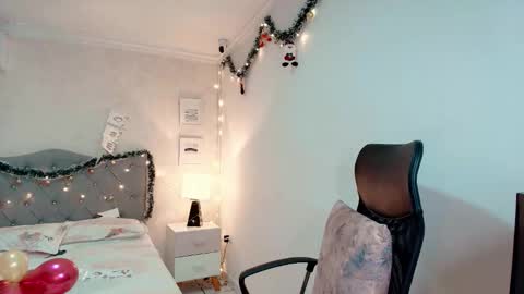 Brook Loves online show from 12-15-25, 05:28