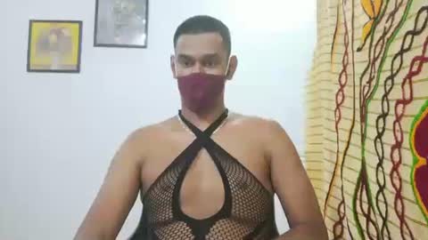 Snapshot of brownguy2505 chatting on 10-19-25, 03:01 brownguy2505 online show from 10-19-25, 03:01