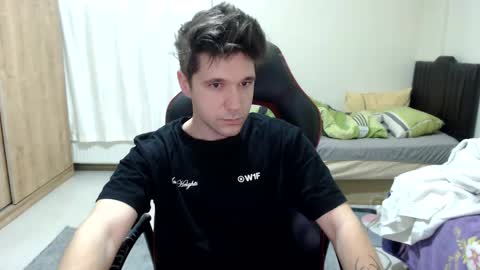 Snapshot of brownhaiir chatting on 02-12-25, 12:01 brownhaiir online show from 02-12-25, 12:01