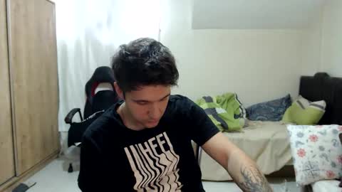 Snapshot of brownhaiir chatting on 09-17-25, 01:35 brownhaiir online show from 09-17-25, 01:35