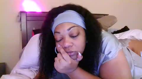 brownroundrenee online show from 10-24-25, 10:11