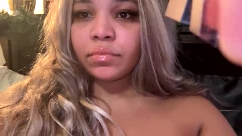 Snapshot of brownsugar0910 chatting on 01-31-25, 04:47 EtherealLilac online show from 01-31-25, 04:47