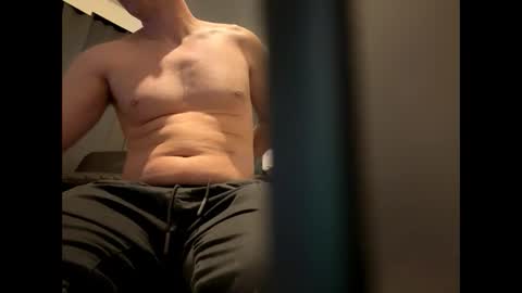 Snapshot of brucelogan80 chatting on 10-31-25, 02:01 brucelogan80 online show from 10-31-25, 02:01