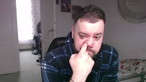 Bruce online show from 02-06-25, 01:43