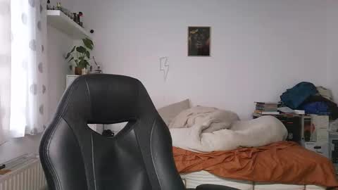 Bruce online show from 09-25-25, 03:27