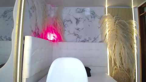 Bruja SCarlata online show from 12-19-25, 11:17