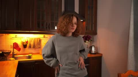 Snapshot of brunaeveritt chatting on 04-20-26, 01:58 Tess online show from 04-20-26, 01:58