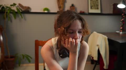 Snapshot of brunaeveritt chatting on 04-28-26, 03:17 Tess online show from 04-28-26, 03:17