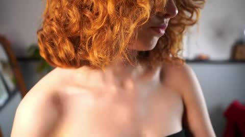 Snapshot of brunaeveritt chatting on 05-05-26, 03:31 Tess online show from 05-05-26, 03:31