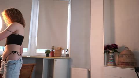 Snapshot of brunaeveritt chatting on 05-14-26, 02:02 Tess online show from 05-14-26, 02:02
