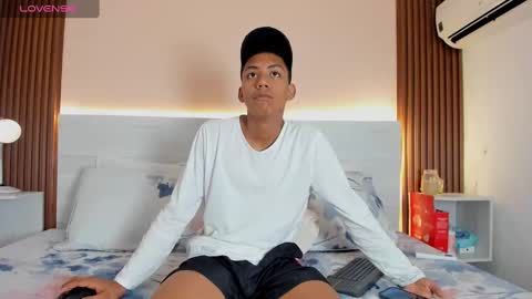 Luis online show from 09-14-25, 03:38