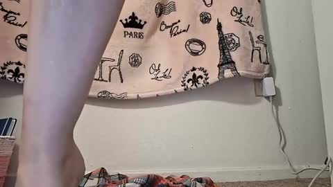 Snapshot of brunettedoll100 chatting on 09-15-25, 01:16 brunettedoll100 online show from 09-15-25, 01:16