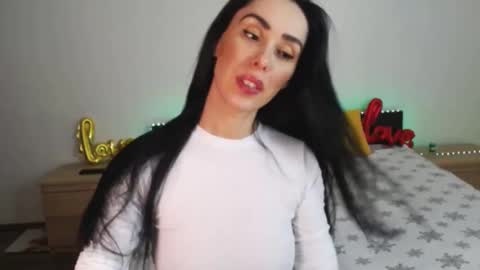 Ellis online show from 02-14-25, 04:58