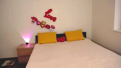 Ellis online show from 11-09-25, 06:44