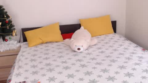 Ellis online show from 12-22-25, 07:49