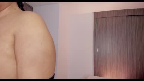 Snapshot of brunnahart chatting on 12-11-24, 11:32 online show from 12-11-24, 11:32