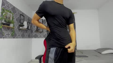 Snapshot of bruno_snow chatting on 09-17-25, 03:30 bruno_snow online show from 09-17-25, 03:30