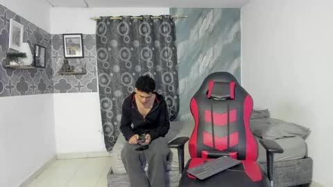 Snapshot of bruno_snow chatting on 04-13-26, 04:07 bruno_snow online show from 04-13-26, 04:07