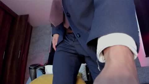 Andres Suarez online show from 11-20-25, 01:55