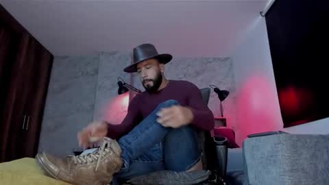 Andres Suarez online show from 11-28-25, 11:46