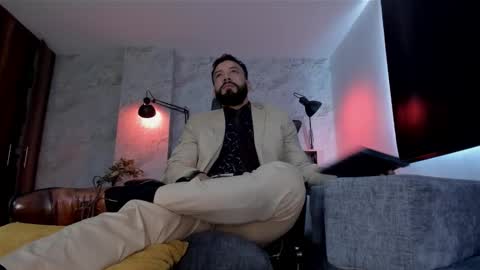 Andres Suarez online show from 11-30-25, 01:48