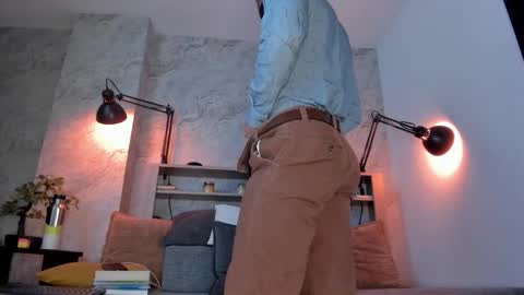 Snapshot of bruno_woods chatting on 12-19-25, 12:06 Andres Suarez online show from 12-19-25, 12:06