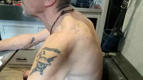 Steve... aka SkinnieDippin aka TimberTramp online show from 11-29-25, 09:07