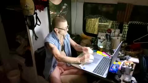 Steve... aka SkinnieDippin aka TimberTramp online show from 04-06-26, 06:03