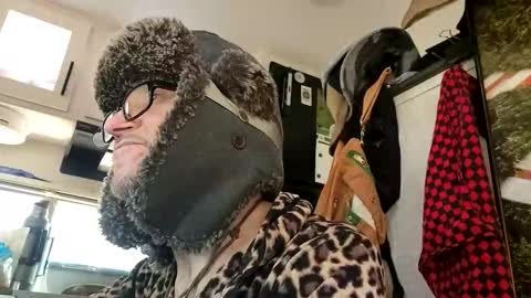 Steve... aka SkinnieDippin aka TimberTramp online show from 04-17-26, 03:48