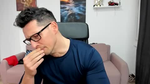 Snapshot of brutusk1 chatting on 02-11-25, 03:08 Brutus K online show from 02-11-25, 03:08