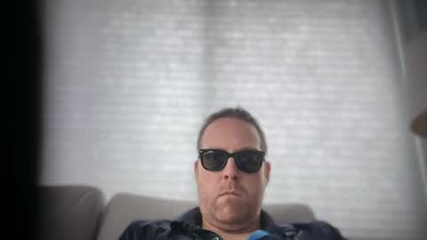 Snapshot of brwrhc87 chatting on 06-12-26, 01:32 brwrhc87 online show from 06-12-26, 01:32