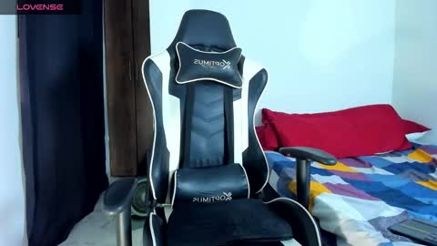 Snapshot of bryan_oficials chatting on 09-18-25, 02:02 bryan_oficials online show from 09-18-25, 02:02