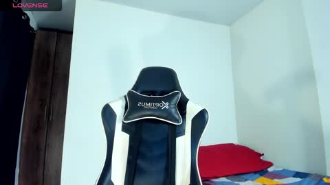 Snapshot of bryan_oficials chatting on 09-26-25, 02:48 bryan_oficials online show from 09-26-25, 02:48