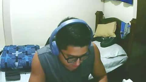 Snapshot of bryanbendy chatting on 09-17-25, 05:31 bryanbendy online show from 09-17-25, 05:31