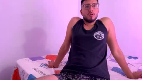 Snapshot of bryperez chatting on 03-11-25, 05:27 bry online show from 03-11-25, 05:27