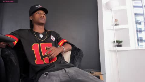 Snapshot of bryxxxon1 chatting on 02-02-25, 03:07 Bryxon online show from 02-02-25, 03:07