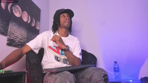 Snapshot of bryxxxon1 chatting on 09-23-25, 03:59 Bryxon online show from 09-23-25, 03:59