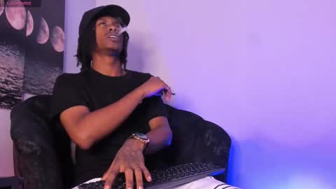 Snapshot of bryxxxon1 chatting on 09-25-25, 03:38 Bryxon online show from 09-25-25, 03:38