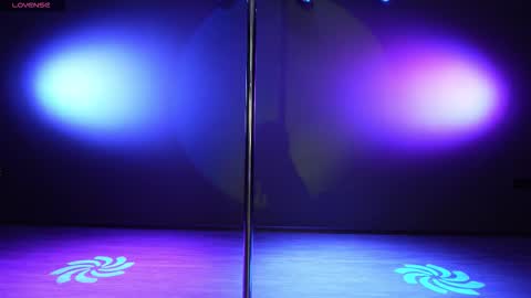 Bubble  gum  online show from 11-18-25, 08:46