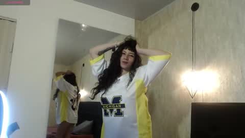 Snapshot of bubble_gum14 chatting on 10-24-25, 03:58 bubble_gum14 online show from 10-24-25, 03:58