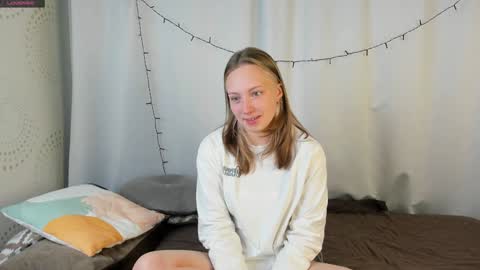 Sabrina  online show from 01-08-25, 04:02