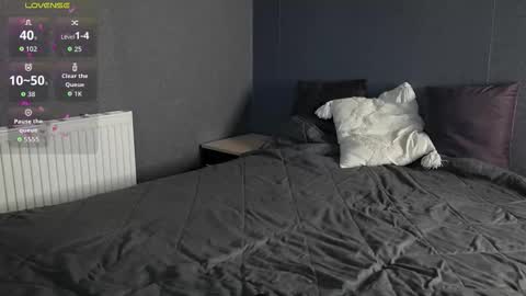 Snapshot of bubblebbb chatting on 11-23-25, 07:19 Sabrina online show from 11-23-25, 07:19