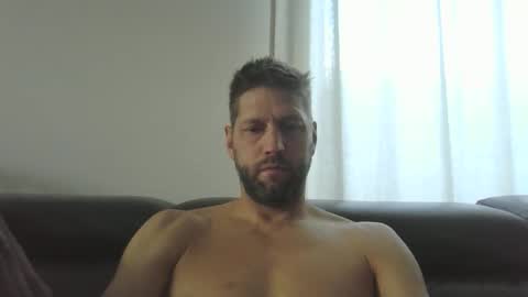 Snapshot of bubblebee1982 chatting on 09-13-25, 06:57 bubblebee1982 online show from 09-13-25, 06:57