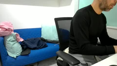 Snapshot of bubblebumdave chatting on 12-04-24, 04:49 Bubblebum online show from 12-04-24, 04:49