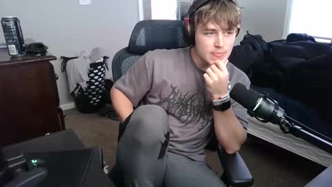 Snapshot of bubblebuttbdn chatting on 11-16-25, 08:36 BubblebuttBdn online show from 11-16-25, 08:36