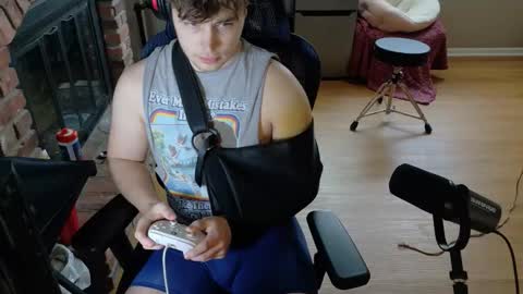 BubblebuttBdn online show from 04-15-26, 06:37