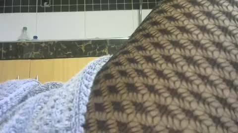 pretty online show from 12-16-25, 06:51